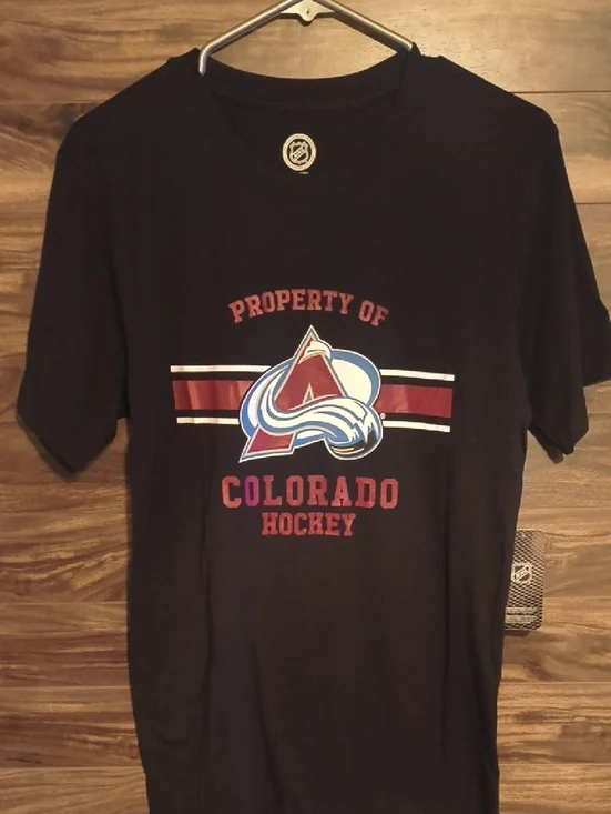 NHL - Property Of Colorado Avalanche T-Shirt - Small - Black New With Tags - Picture 1 of 7